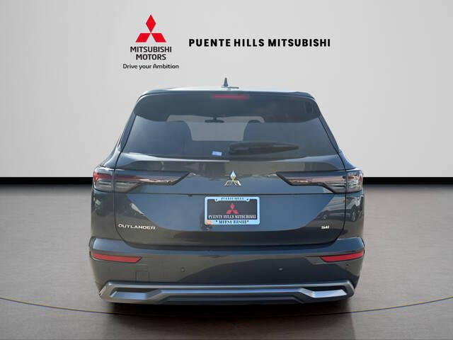2026 Mitsubishi Outlander SE