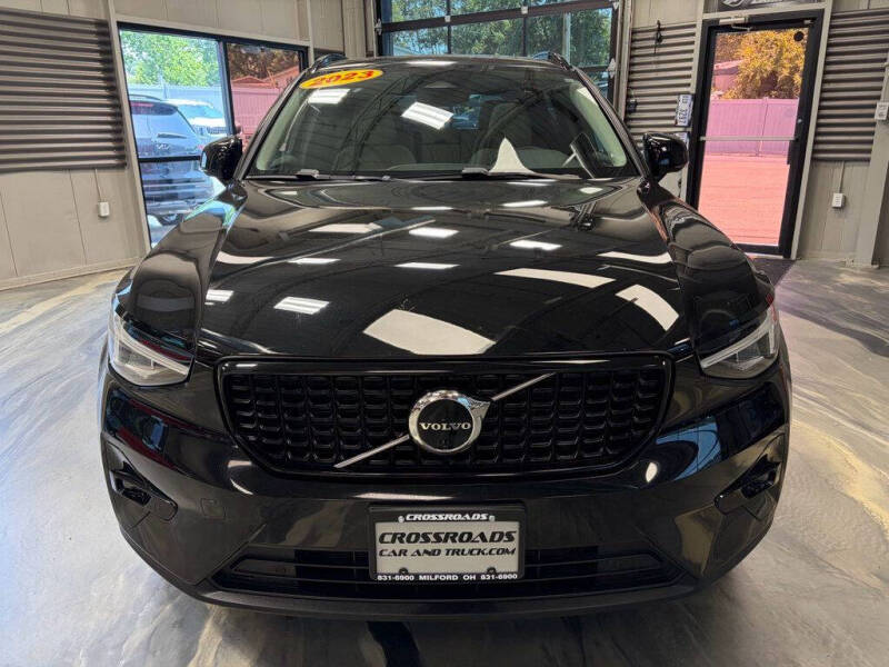 2023 Volvo XC40 B5 Plus Dark Theme
