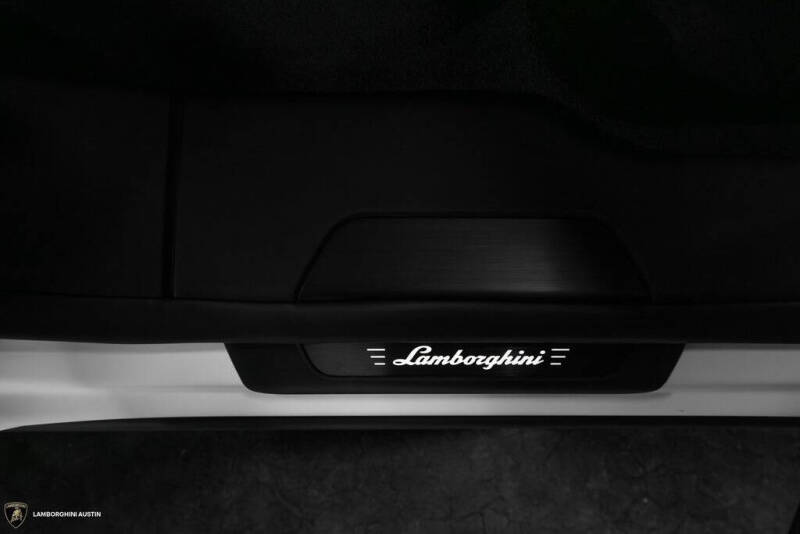 2025 Lamborghini Urus SE