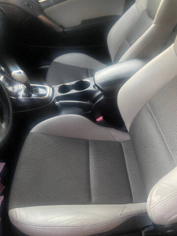 2013 Hyundai Genesis Coupe 2.0T Premium