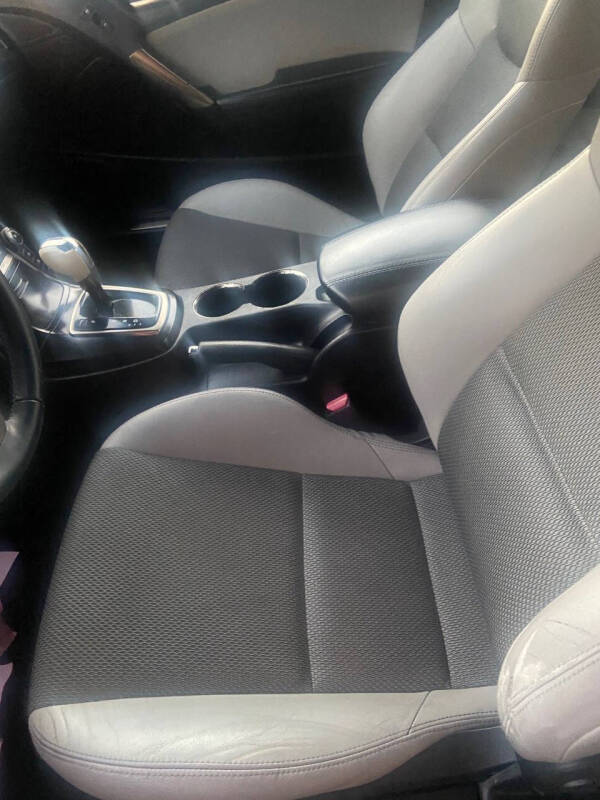 2013 Hyundai Genesis Coupe 2.0T Premium