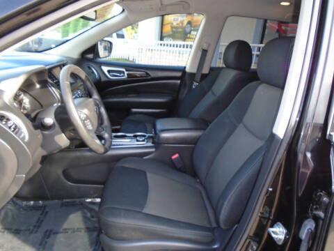 2018 Nissan Pathfinder SV