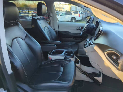 2023 Chrysler Pacifica Plug-In Hybrid Touring L