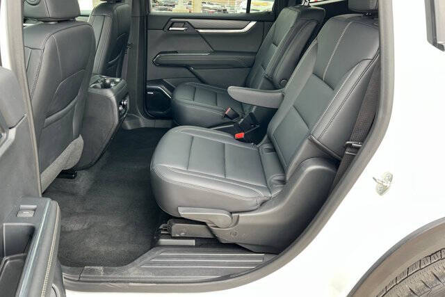 2024 GMC Acadia Elevation