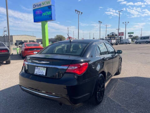 2013 Chrysler 200 LX