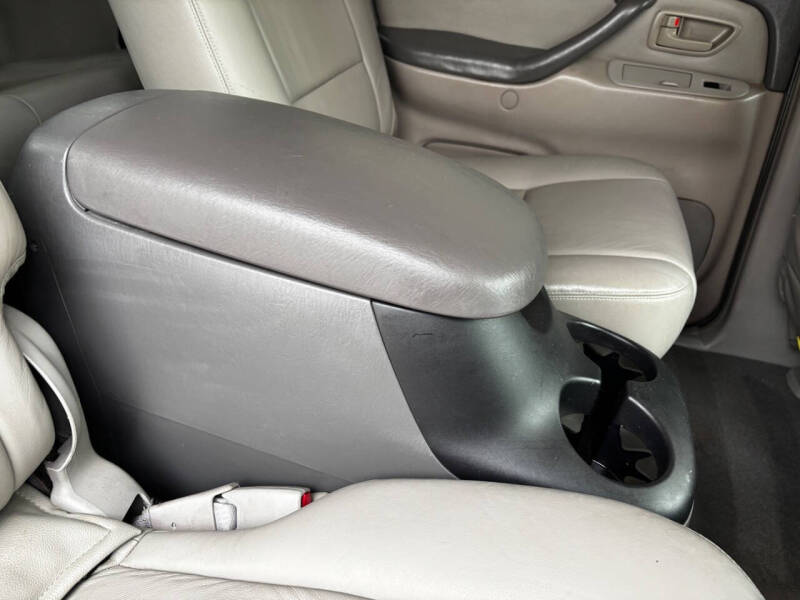 2006 Toyota Sequoia SR5