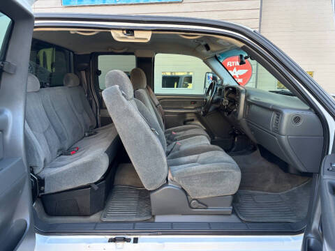 2005 Chevrolet Silverado 3500 LS