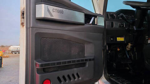 2015 Caterpillar CT660S