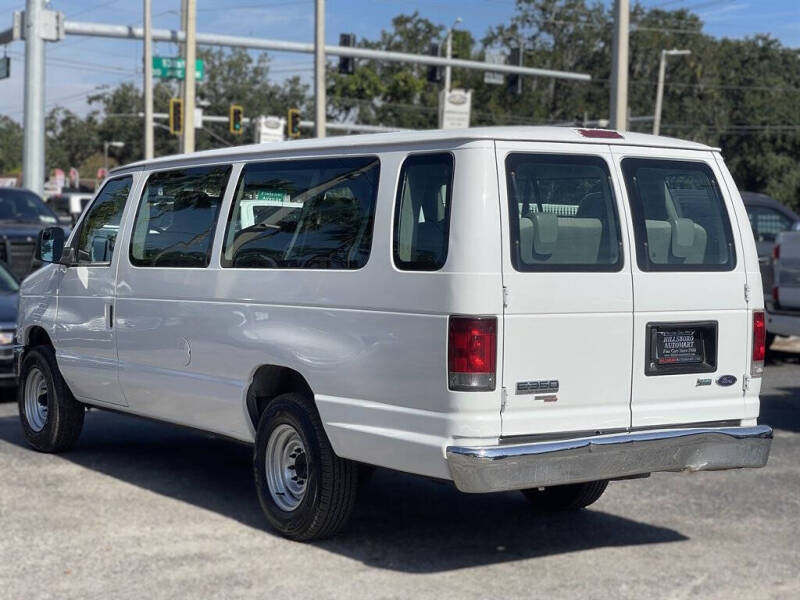 2011 Ford E-Series E-350 SD XLT