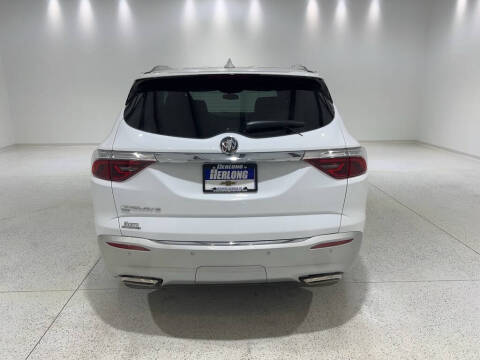 2022 Buick Enclave Essence