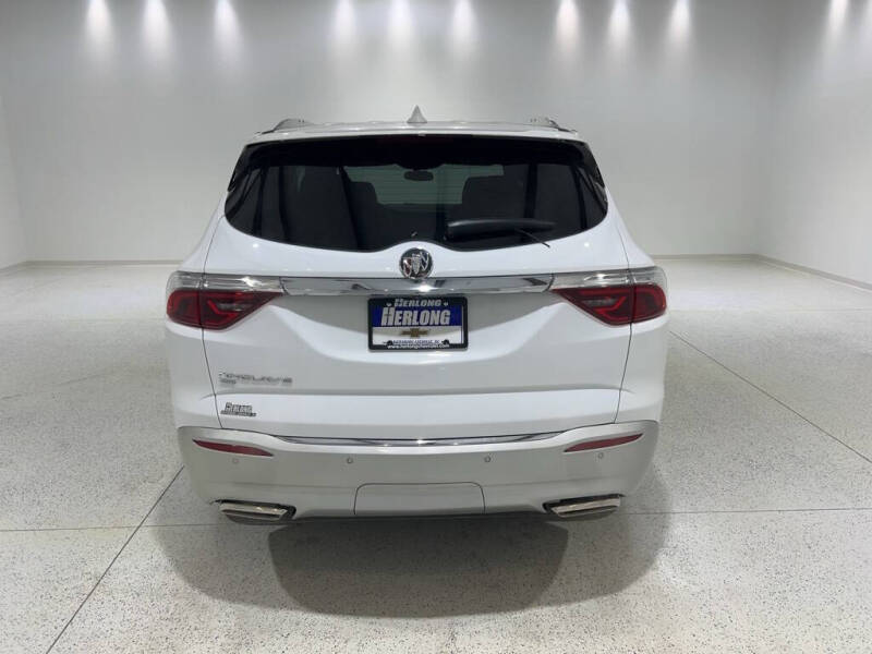 2022 Buick Enclave Essence