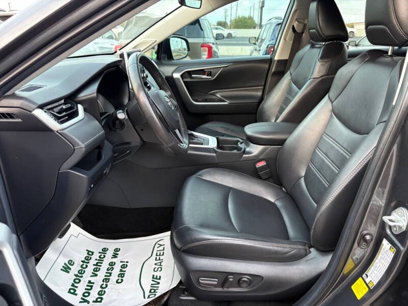 2019 Toyota RAV4 XLE Premium