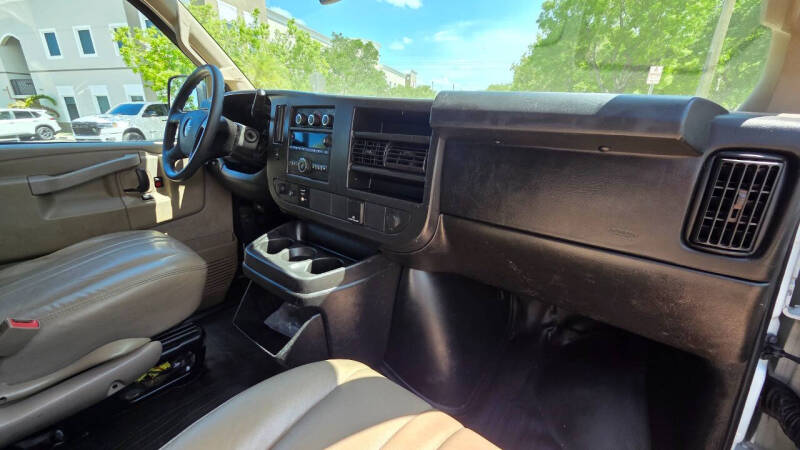 2017 GMC Savana 2500