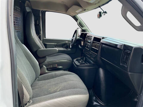 2023 Chevrolet Express 2500