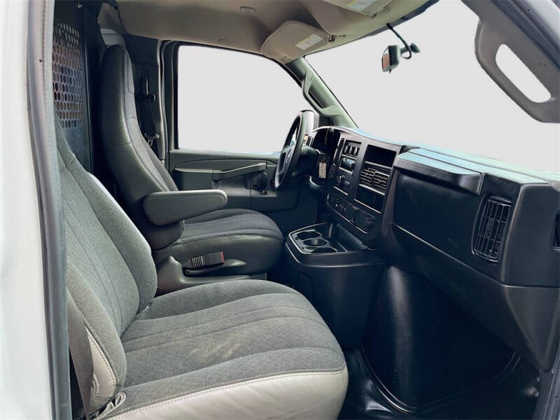 2023 Chevrolet Express 2500