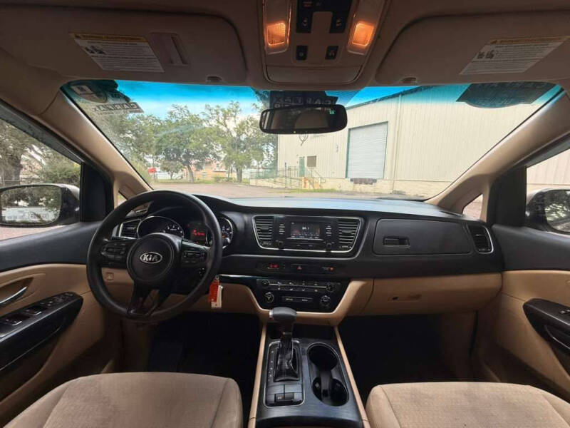 2017 Kia Sedona LX