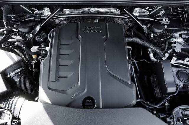 2025 Audi Q5 quattro Premium Plus TFSI