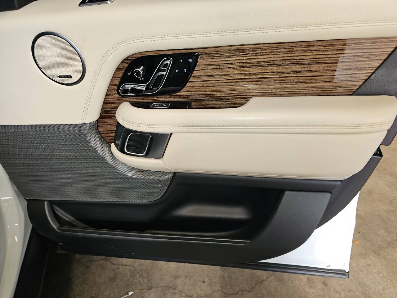 2018 Land Rover Range Rover 13