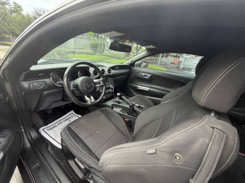 2017 Ford Mustang V6