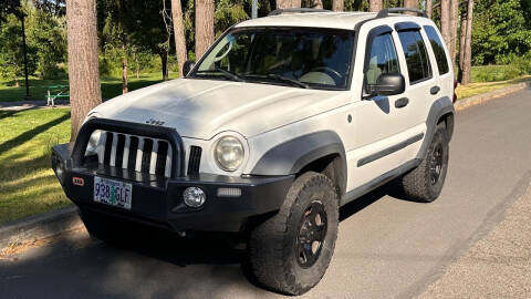 2006 Jeep Liberty for sale at CLEAR CHOICE AUTOMOTIVE in Milwaukie OR