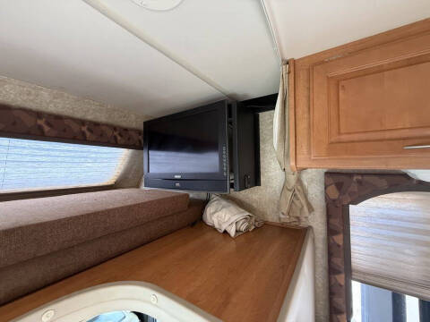 2010 Thor Motor Coach Four Winds 23A