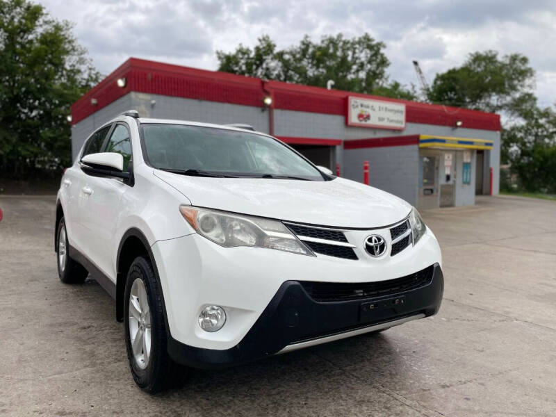 2014 Toyota RAV4 XLE's photo