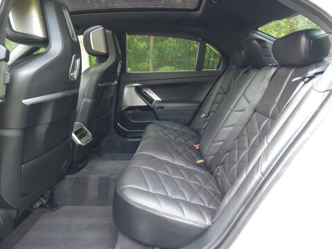 2023 BMW 7 Series 740i