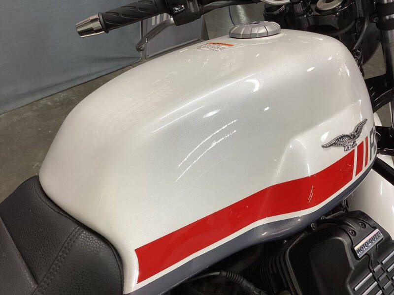 2023 Moto Guzzi V7 Special