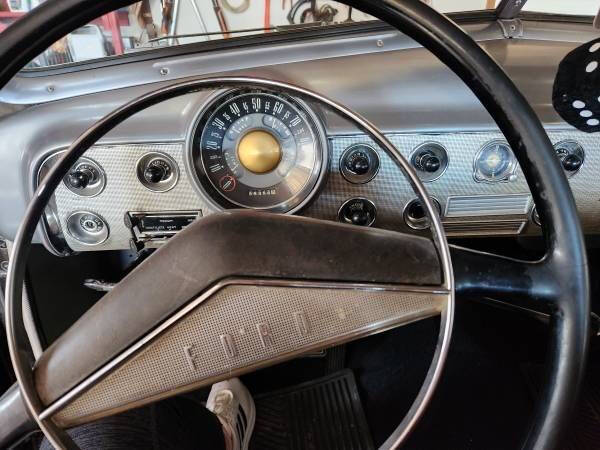 1951 Ford Custom Deluxe