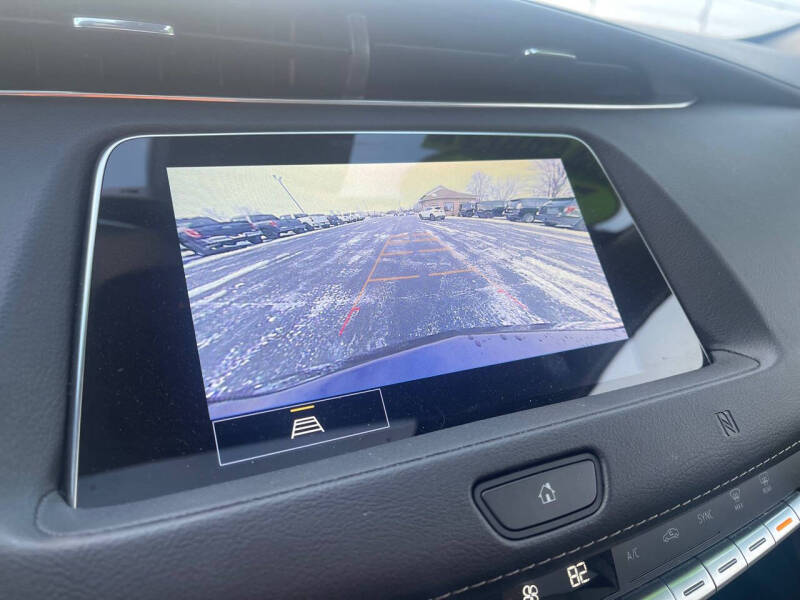 2021 Cadillac XT4 Premium Luxury