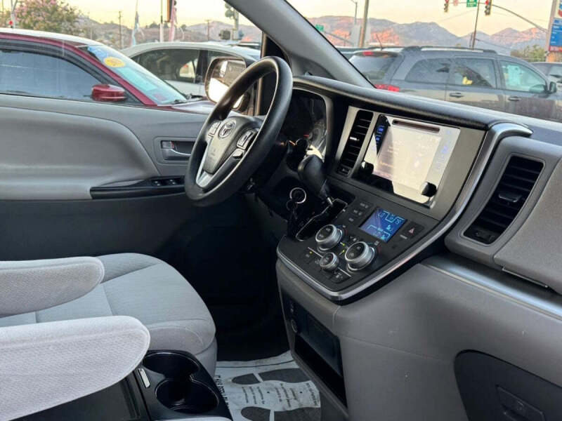 2017 Toyota Sienna