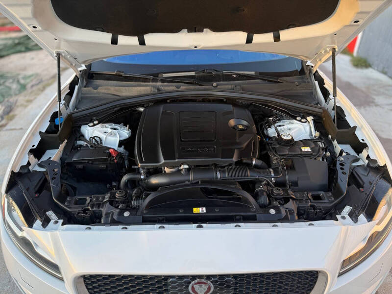 2019 Jaguar F-PACE 30t Portfolio