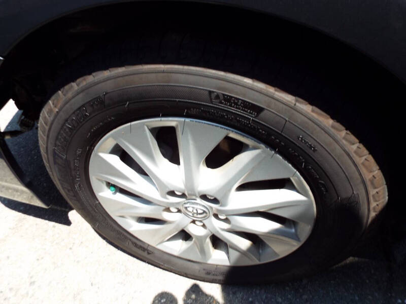 2014 Toyota Prius Plug-in Hybrid Advanced