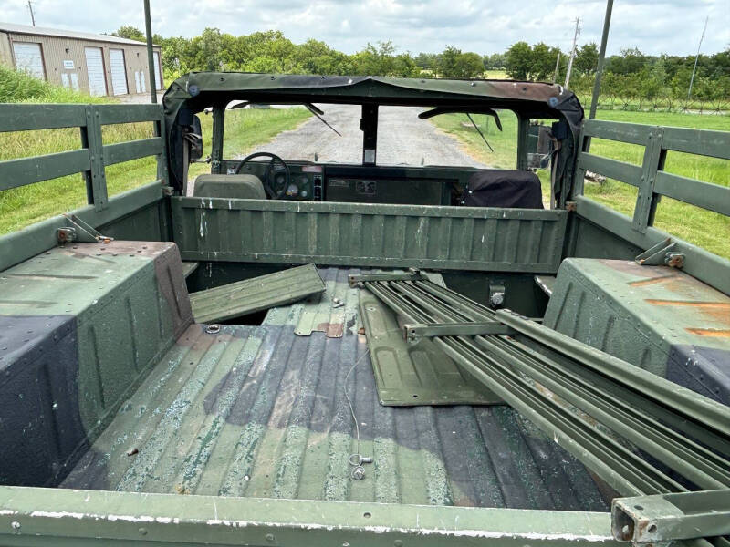 2001 AM General HMMWV