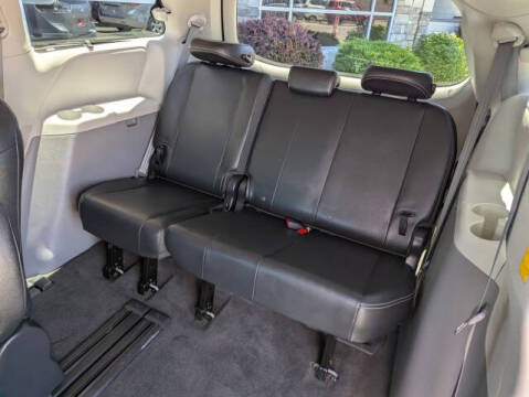 2014 Toyota Sienna SE 8-Passenger