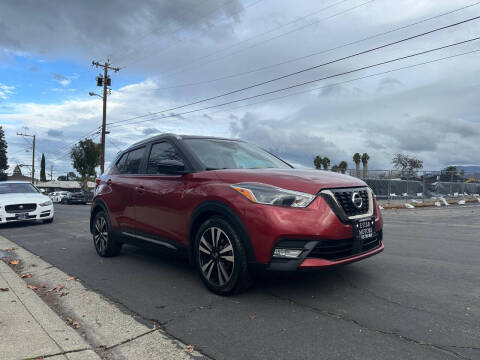 2020 Nissan Kicks SR