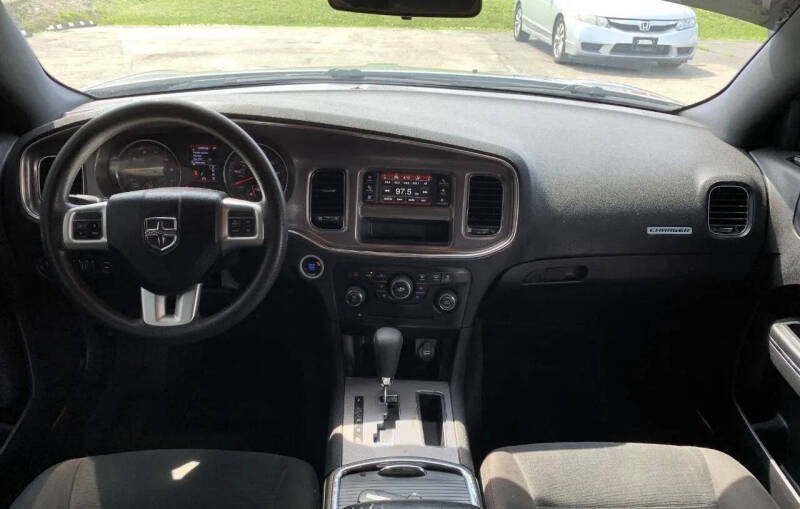 2012 Dodge Charger SE