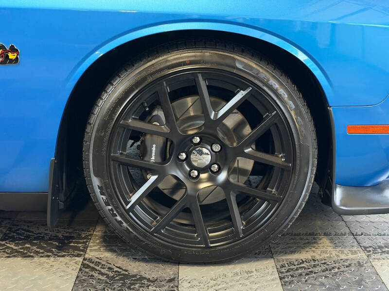 2016 Dodge Challenger 392 HEMI Scat Pack Shaker