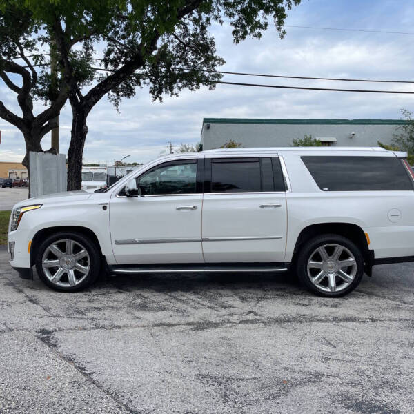 2017 Cadillac Escalade ESV Premium Luxury