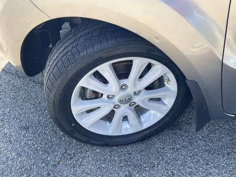 2012 Kia Soul +