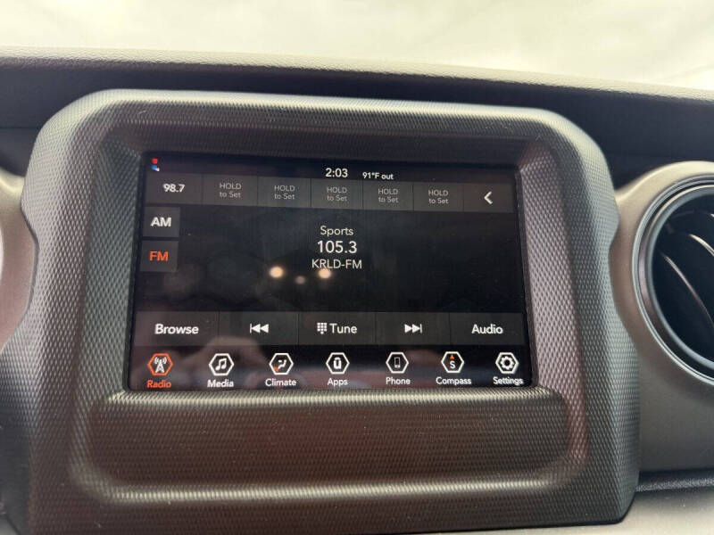 2022 Jeep Gladiator Sport