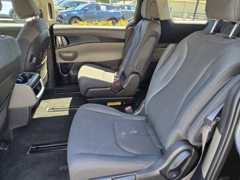 2026 Kia Carnival LX