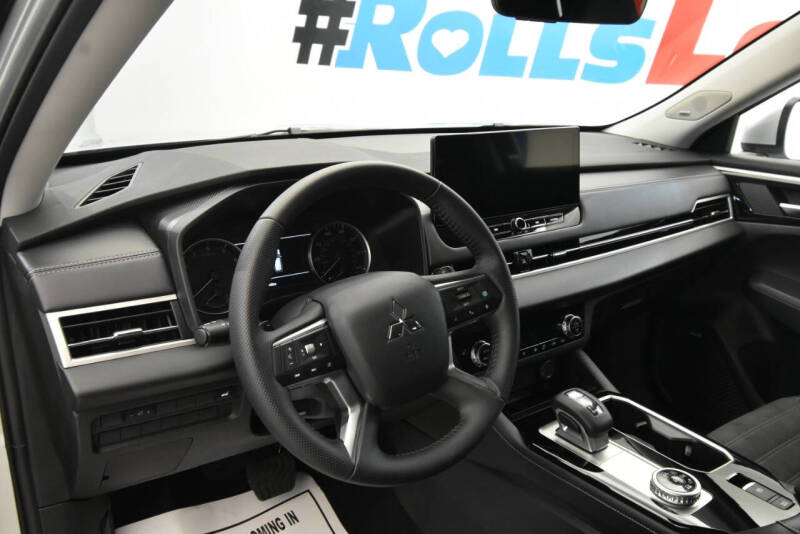 2025 Mitsubishi Outlander SE