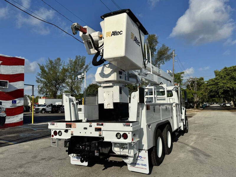 2017 Freightliner M2 106