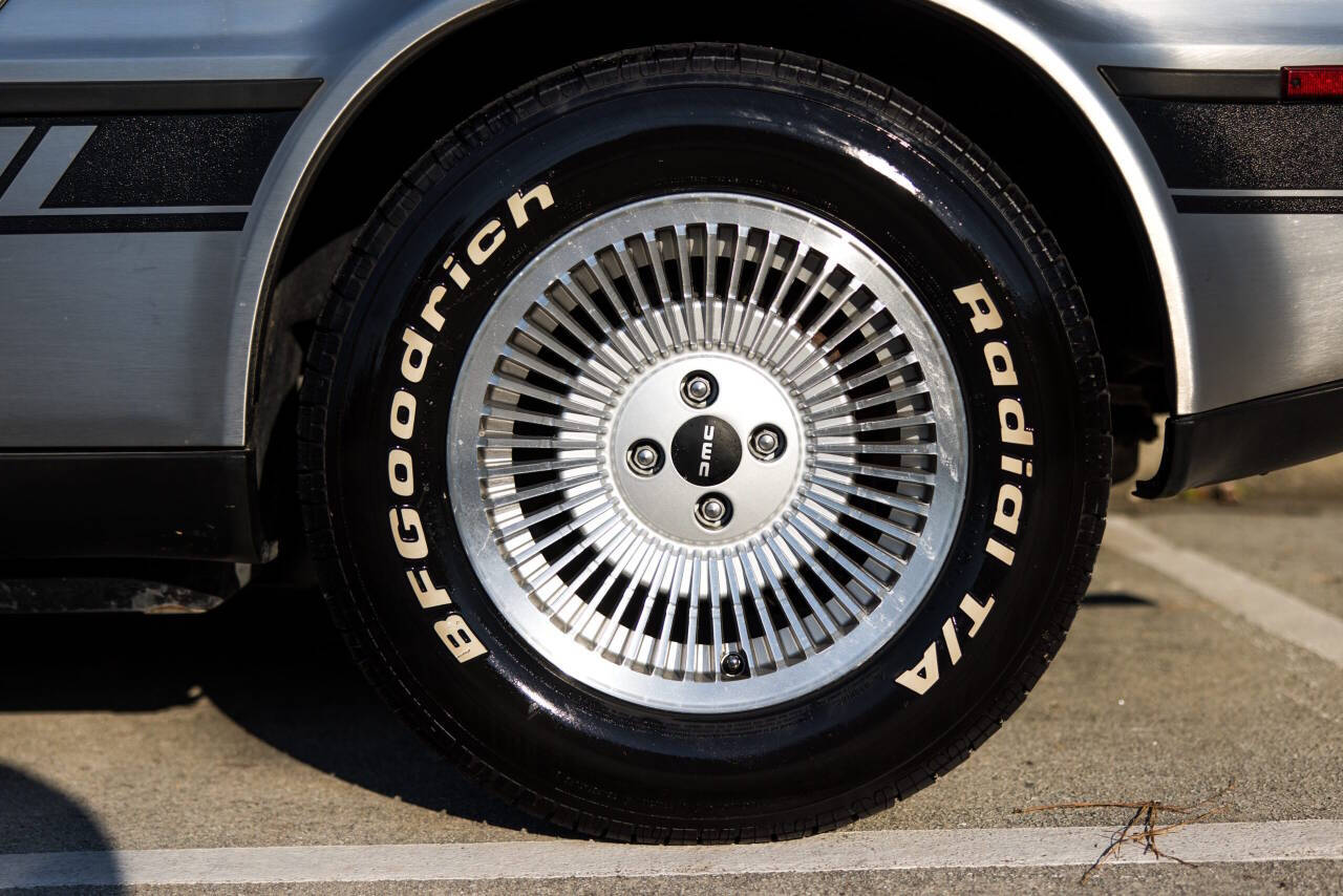1981 DeLorean DMC-12 43
