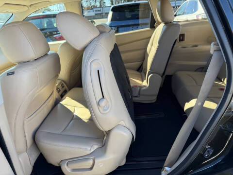 2017 Nissan Pathfinder SL