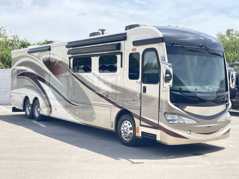 2013 Freightliner XCM Chassis