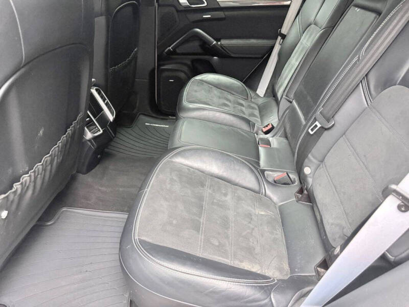 2016 Porsche Cayenne GTS