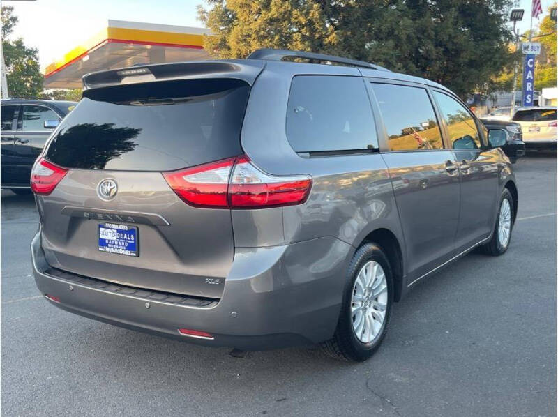 2015 Toyota Sienna