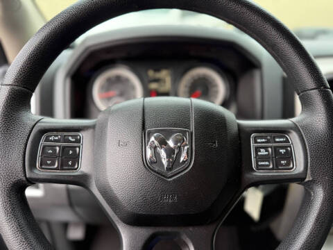 2017 RAM 1500 SLT